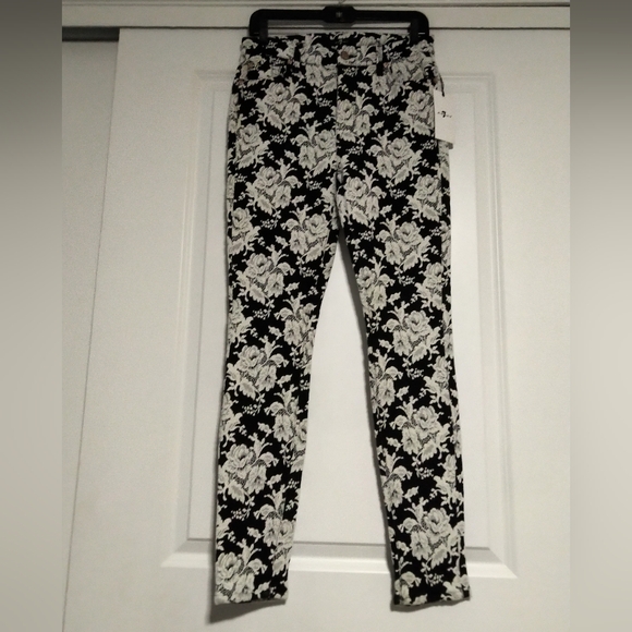 BRNWT 7 For All Mankind Dressy Skinny Pants